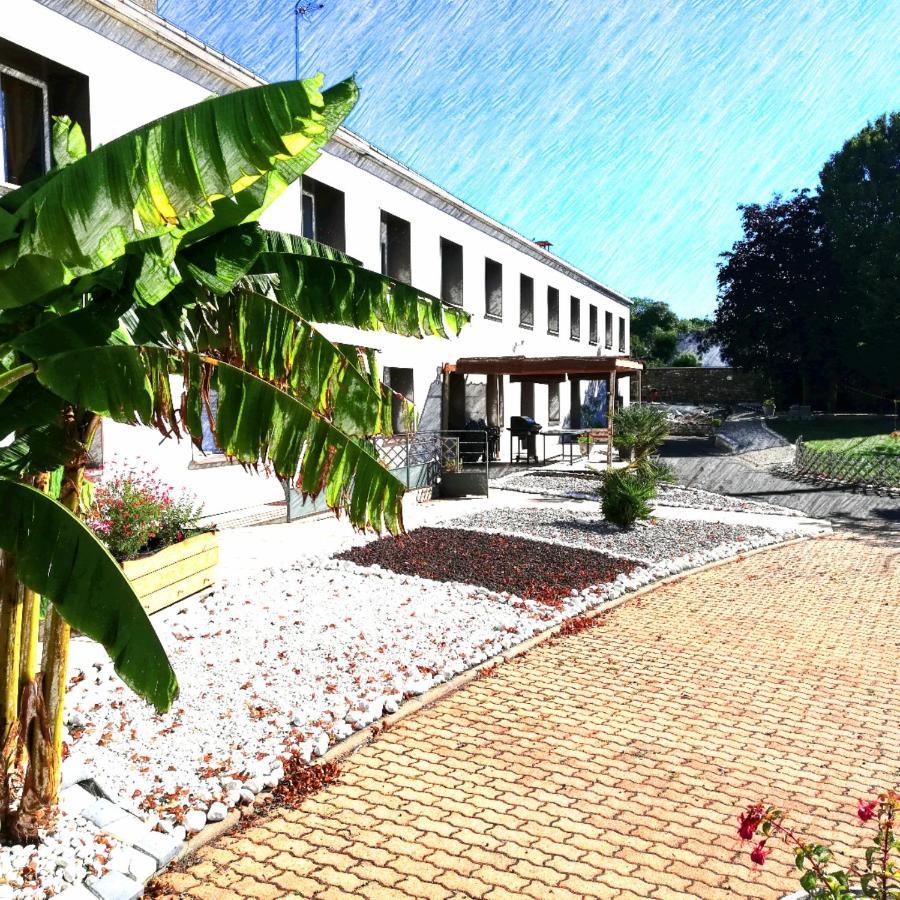 Les Du Thouet Apartment *
